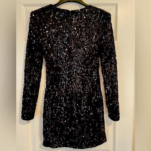 *WILL ACCEPT ANY OFFER* Forever 21 Sequin Bodycon Mini Dress Size S - Picture 3 of 5
